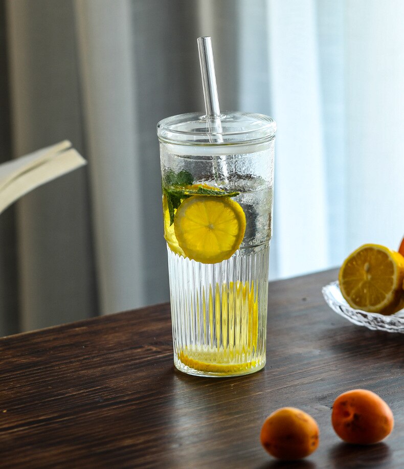 570ml Transparent Glass Cup with Lid and Straw