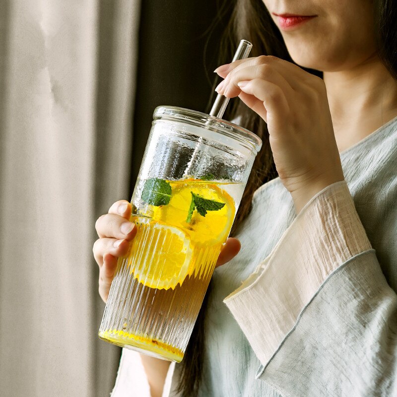 570ml Transparent Glass Cup with Lid and Straw