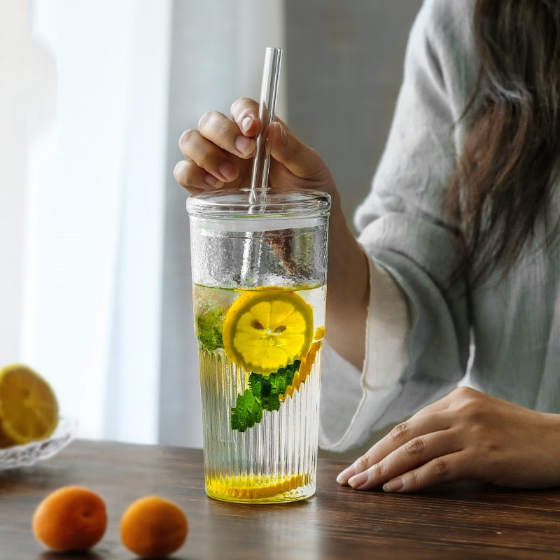 570ml Transparent Glass Cup with Lid and Straw